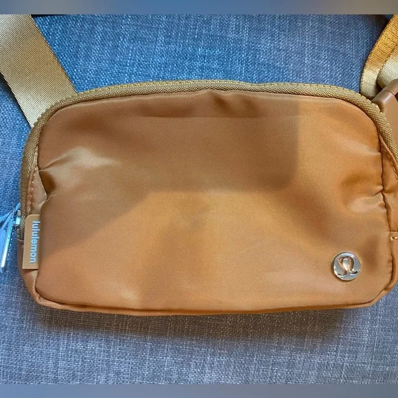 New with tags lululemon everywhere belt bag. Burnt orange New with tags lululemon everywhere belt bag. Burnt orange